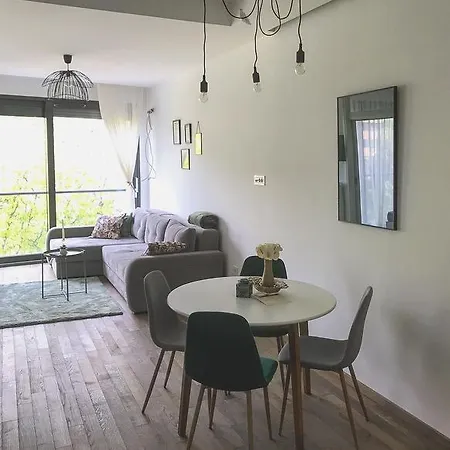 Cozy In Heart Of Apartment