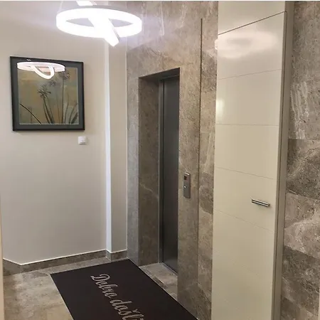 Cozy In Heart Of Apartment